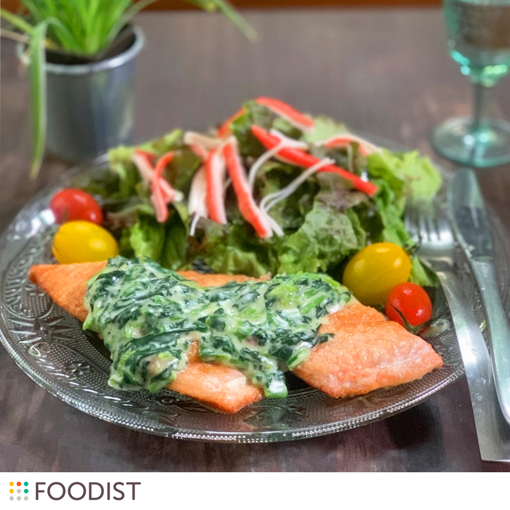 お魚離れ解消!サーモンソテーのクリームドスピナッチかけ